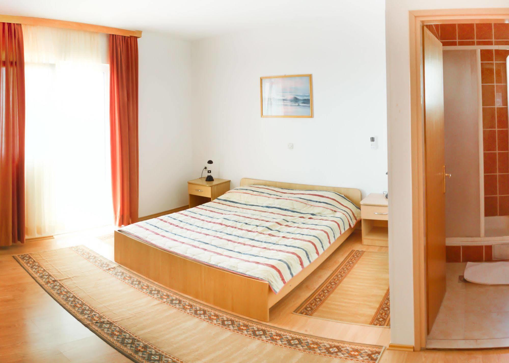 Hotel Tony Pag Town Buitenkant foto