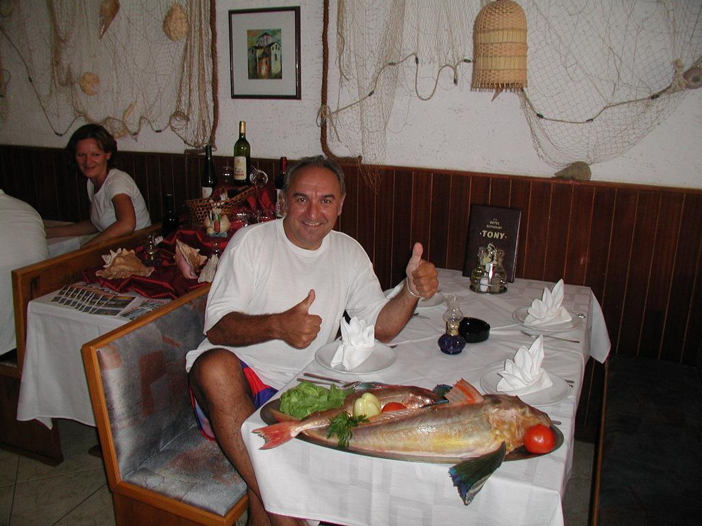 Hotel Tony Pag Town Buitenkant foto